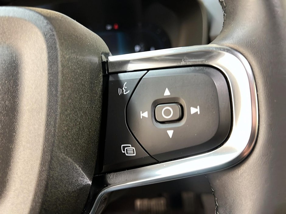 2024 Volvo XC40 B5 PLUS CUIR TOIT PANO NAV 4RM-20