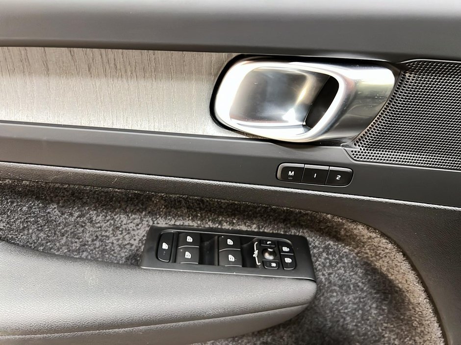 2024 Volvo XC40 B5 PLUS CUIR TOIT PANO NAV 4RM-23