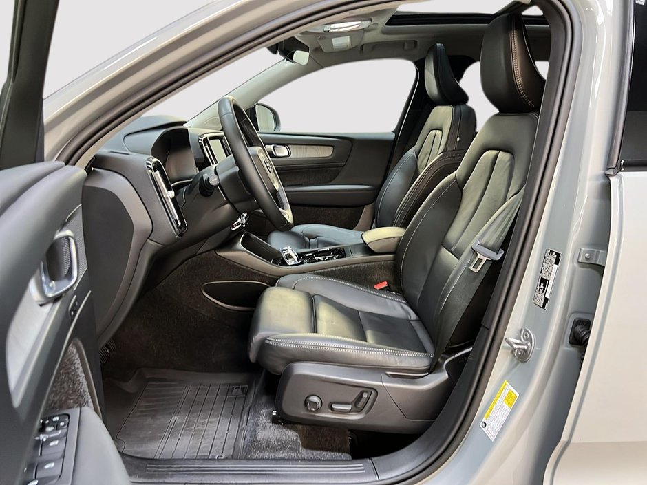 2024 Volvo XC40 B5 PLUS CUIR TOIT PANO NAV 4RM-6