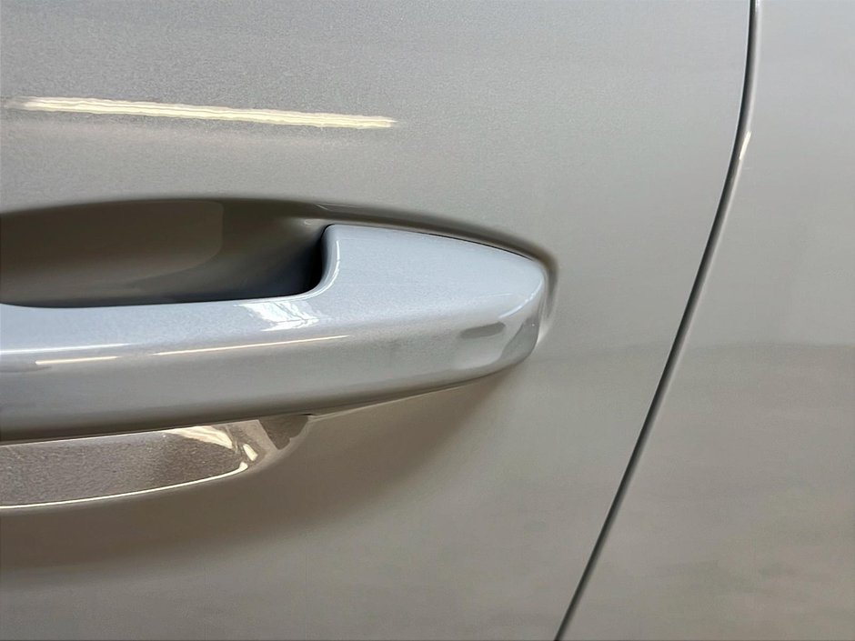 2024 Volvo XC40 B5 PLUS CUIR TOIT PANO NAV 4RM-26