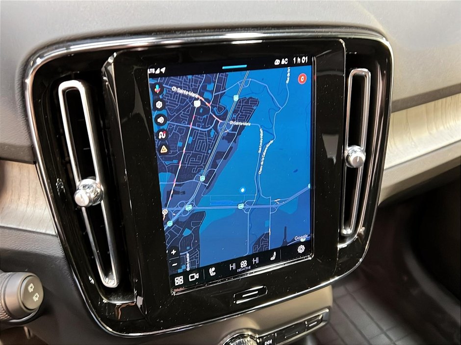 2024 Volvo XC40 B5 PLUS CUIR TOIT NAV 4RM-18