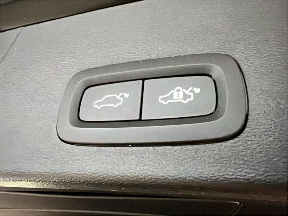 2024 Volvo XC40 B5 PLUS CUIR TOIT NAV 4RM-13