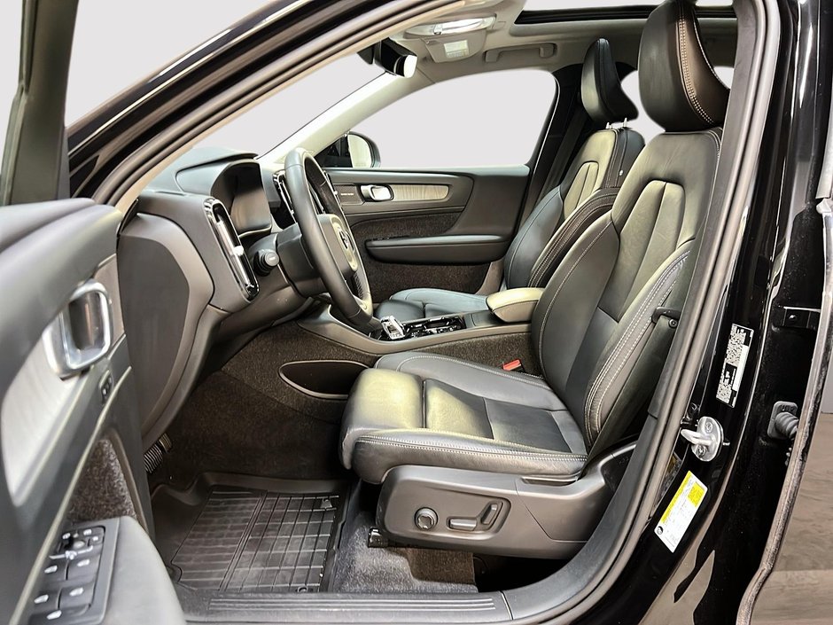 2024 Volvo XC40 B5 PLUS CUIR TOIT NAV 4RM-6