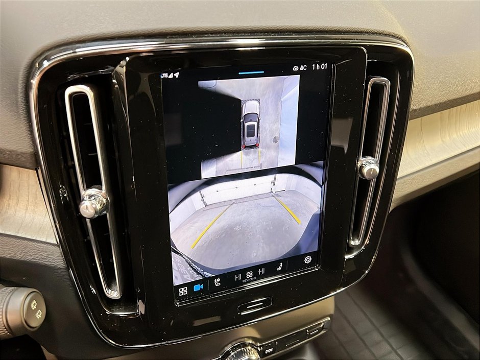 2024 Volvo XC40 B5 PLUS CUIR TOIT NAV 4RM-17