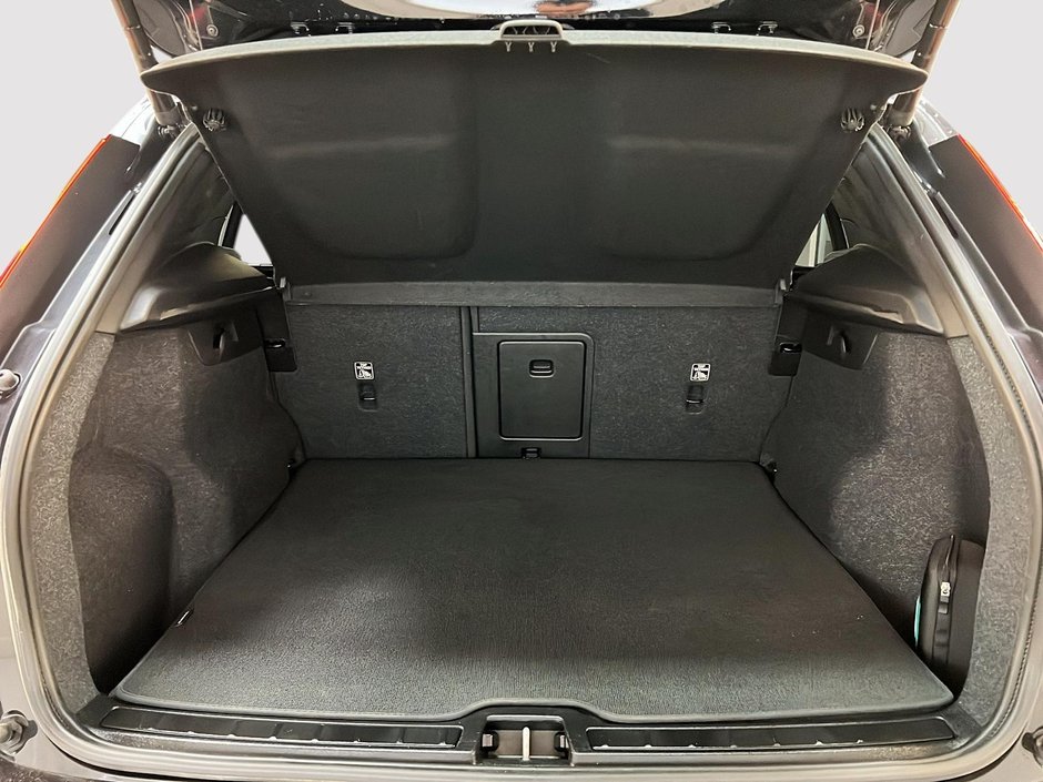 2024 Volvo XC40 B5 CORE CUIR NAV 4RM-11