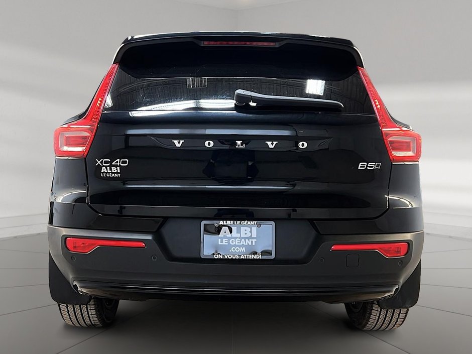2024 Volvo XC40 B5 CORE CUIR NAV 4RM-4
