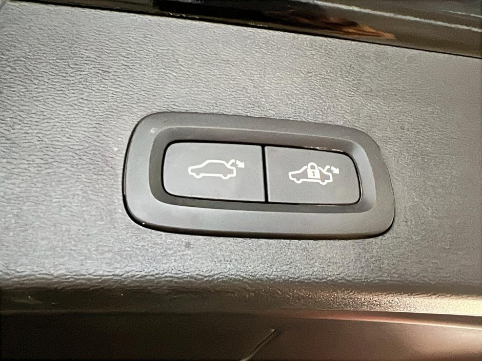 2024 Volvo XC40 B5 CORE CUIR NAV 4RM-12