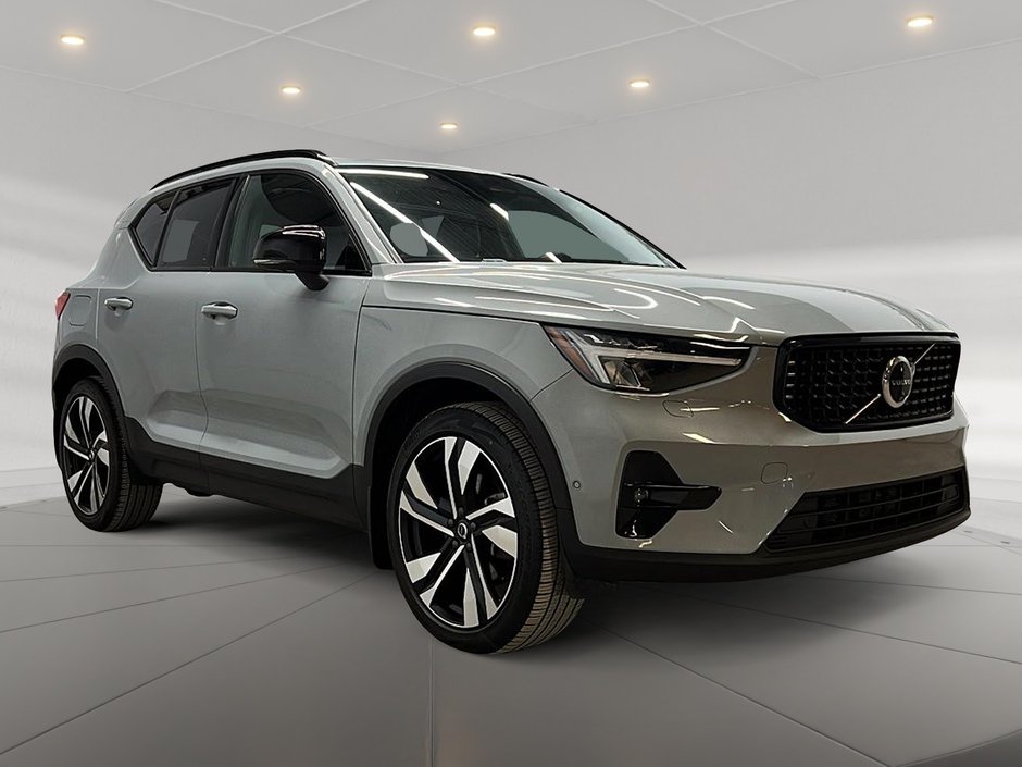 2024 Volvo XC40 B5 PLUS CUIR TOIT PANO NAV 4RM-2