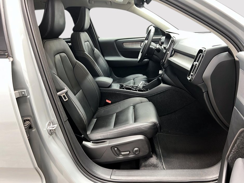 2024 Volvo XC40 B5 PLUS CUIR TOIT PANO NAV 4RM-7