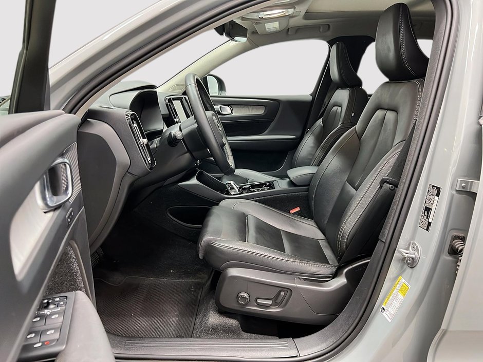 2024 Volvo XC40 B5 PLUS CUIR TOIT PANO NAV 4RM-6
