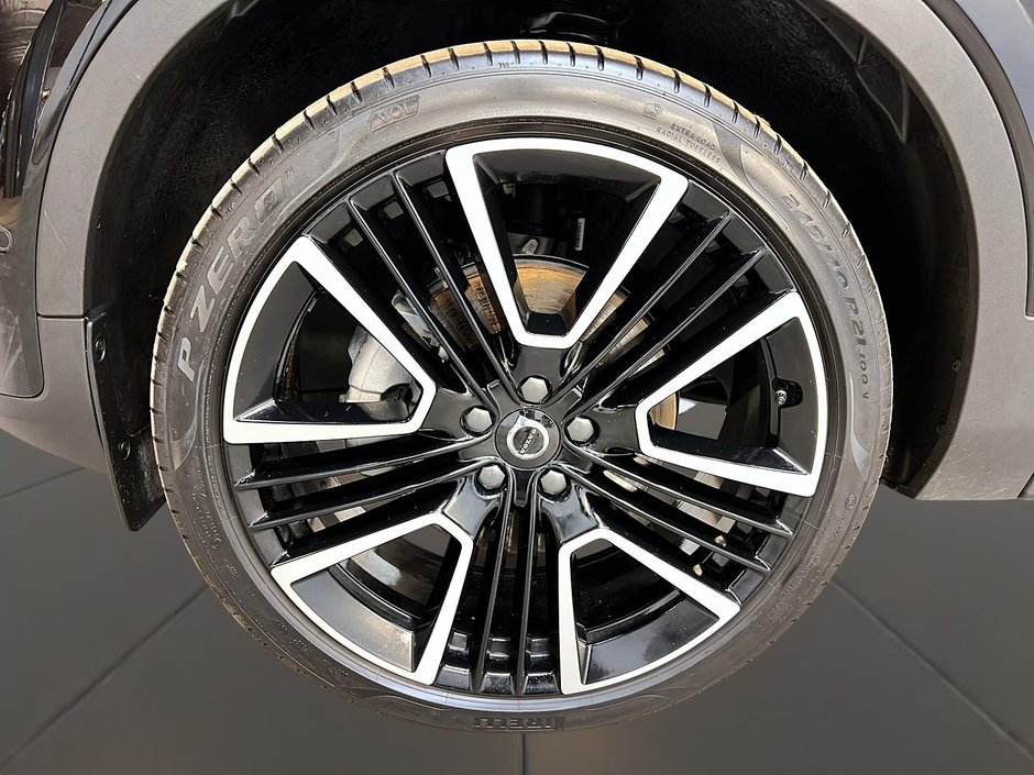 Volvo XC40 B5 ULTRA CUIR TOIT PANO NAV 4RM 2025-30