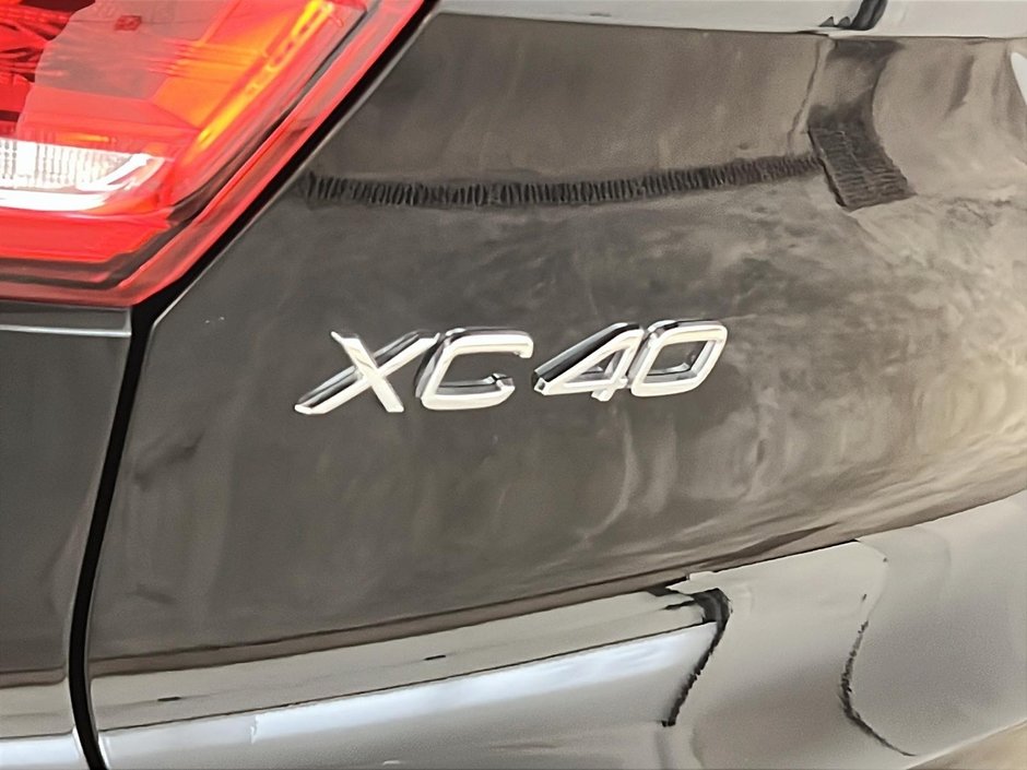 Volvo XC40 B5 ULTRA CUIR TOIT PANO NAV 4RM 2025-27