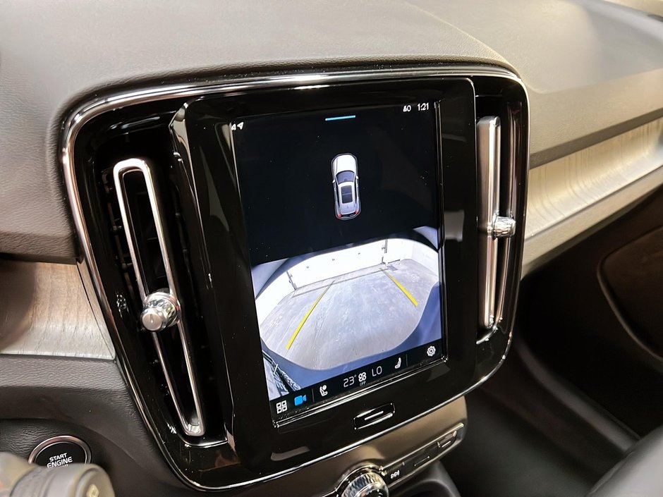 Volvo XC40 B5 ULTRA CUIR TOIT PANO NAV 4RM 2025-17
