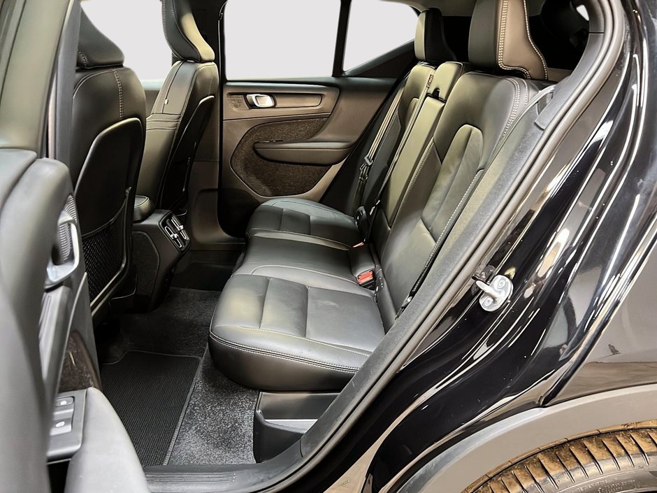 Volvo XC40 B5 ULTRA CUIR TOIT PANO NAV 4RM 2025-8