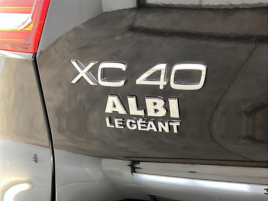 2025 Volvo XC40 B5 PLUS CUIR TOIT PANO NAV 4RM-27