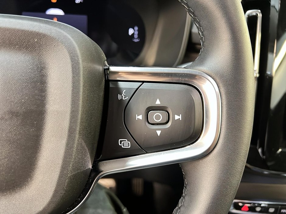 2025 Volvo XC40 B5 PLUS CUIR TOIT PANO NAV 4RM-20