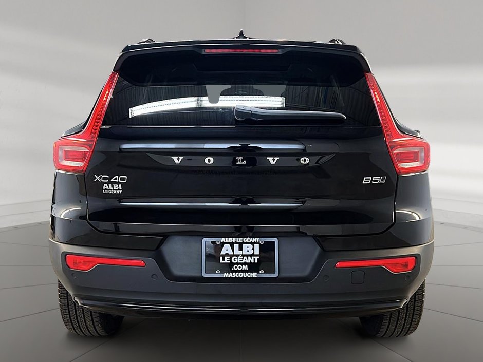 2025 Volvo XC40 B5 PLUS CUIR TOIT PANO NAV 4RM-4
