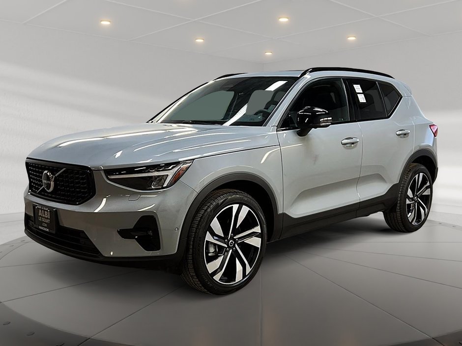 2025 Volvo XC40 B5 PLUS CUIR TOIT PANO NAV 4R,-0