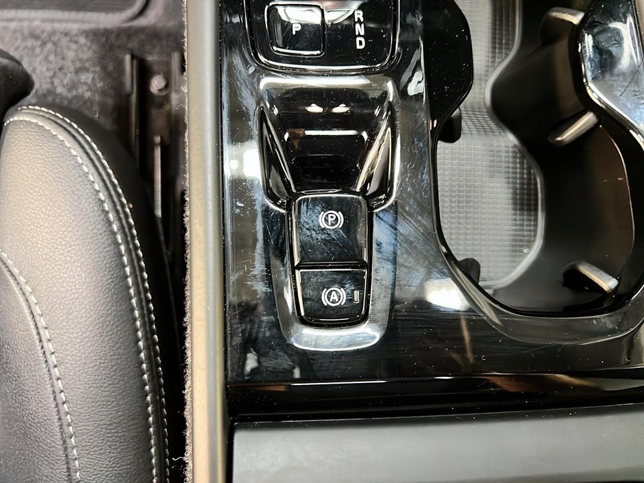 2025 Volvo XC40 B5 PLUS CUIR TOIT PANO NAV 4R,-14