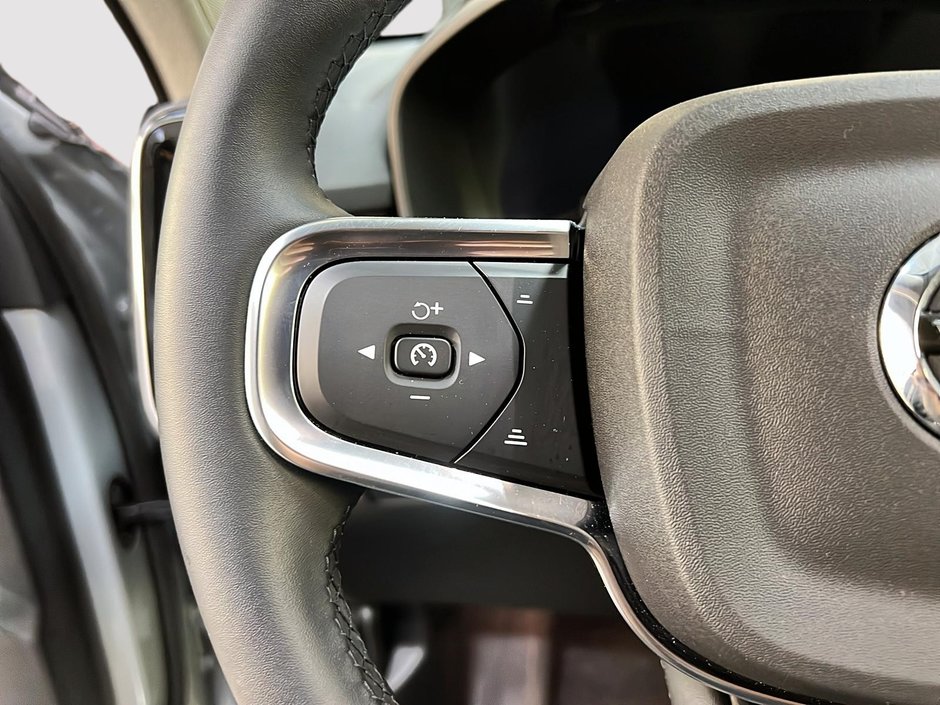 2025 Volvo XC40 B5 PLUS CUIR TOIT PANO NAV 4R,-22