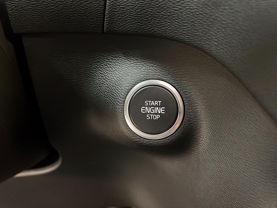 Volvo XC40 B5 PLUS CUIR TOIT PANO NAV 4RM 2025-19