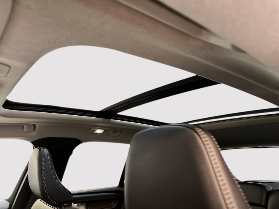 Volvo XC40 B5 PLUS CUIR TOIT PANO NAV 4RM 2025-9