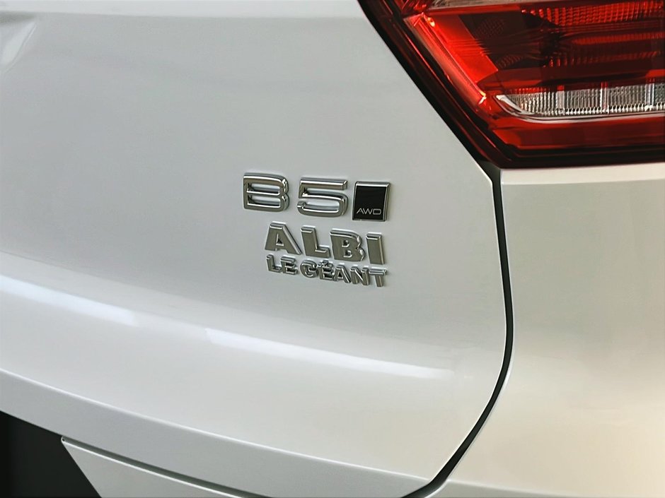 Volvo XC40 B5 PLUS CUIR TOIT PANO NAV 4RM 2025-28