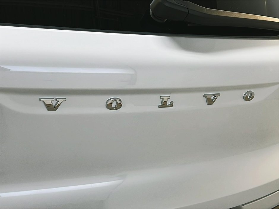 Volvo XC40 B5 PLUS CUIR TOIT PANO NAV 4RM 2025-27