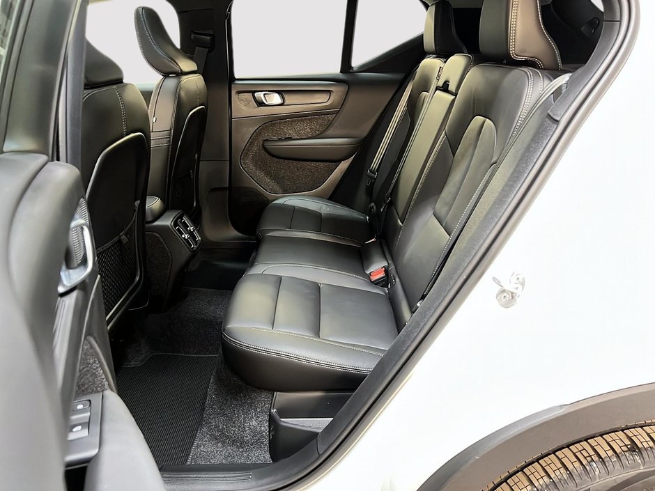 Volvo XC40 B5 PLUS CUIR TOIT PANO NAV 4RM 2025-8