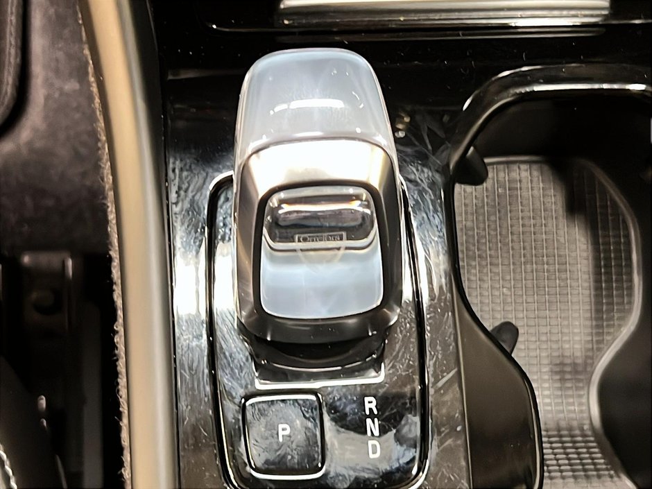 Volvo XC40 B5 PLUS DARK CUIR TOIT PANO NAV 4RM 2025-15