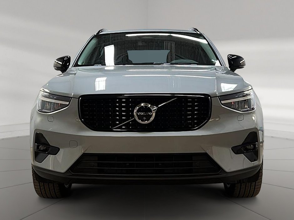 Volvo XC40 B5 PLUS DARK CUIR TOIT PANO NAV 4RM 2025-1