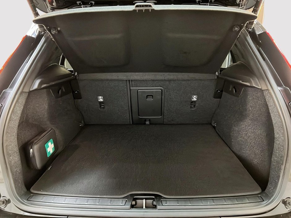 2025 Volvo XC40 B5 CORE CUIR NAV 4RM-11