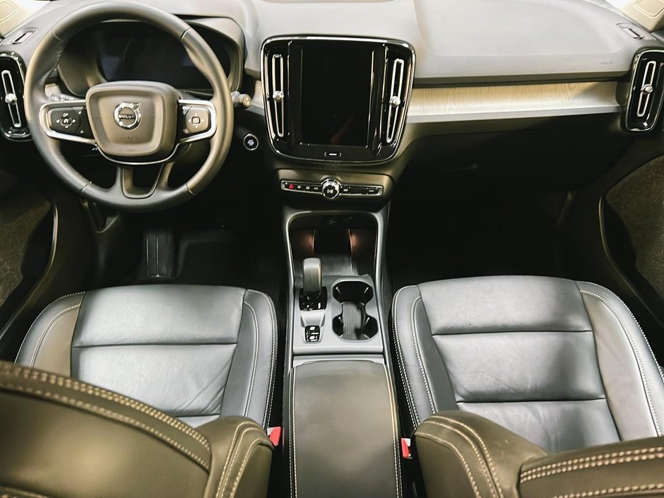 2025 Volvo XC40 B5 CORE CUIR NAV 4RM-9