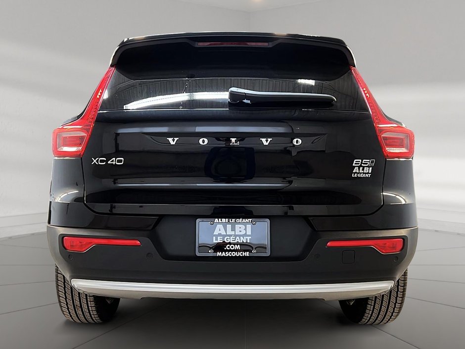 2025 Volvo XC40 B5 CORE CUIR NAV 4RM-4