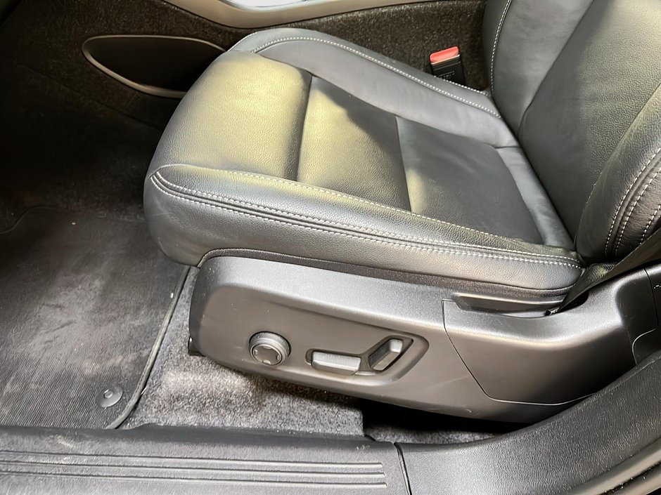 2025 Volvo XC40 B5 CORE CUIR NAV 4RM-24