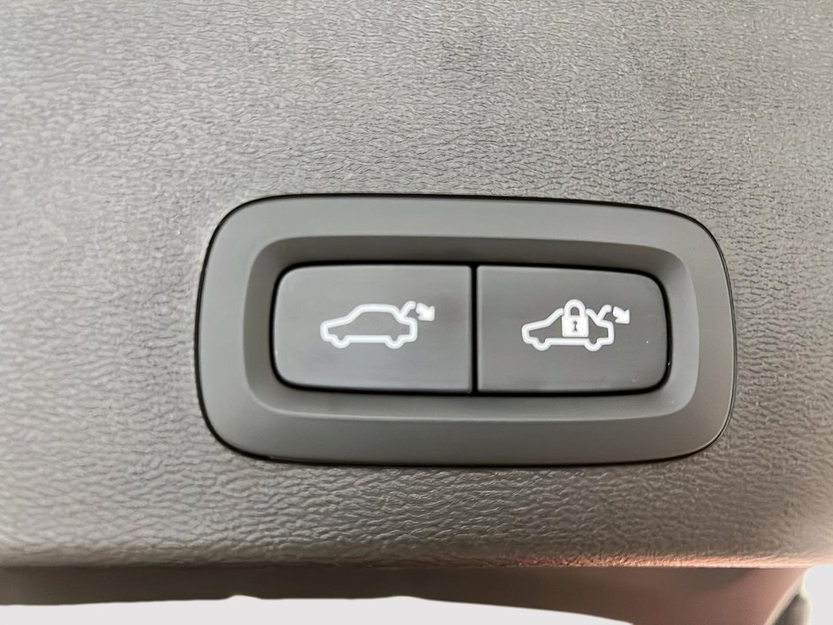 2025 Volvo XC40 B5 CORE CUIR NAV 4RM-12