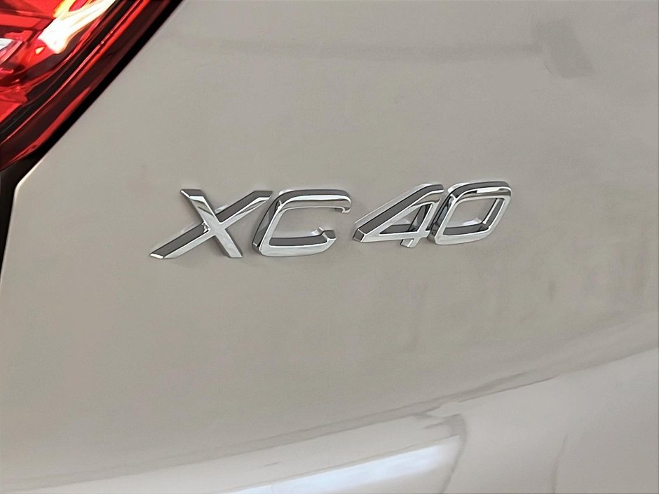 Volvo XC40 B5 ULTRA CUIR TOIT PANO NAV 4RM 2025-27