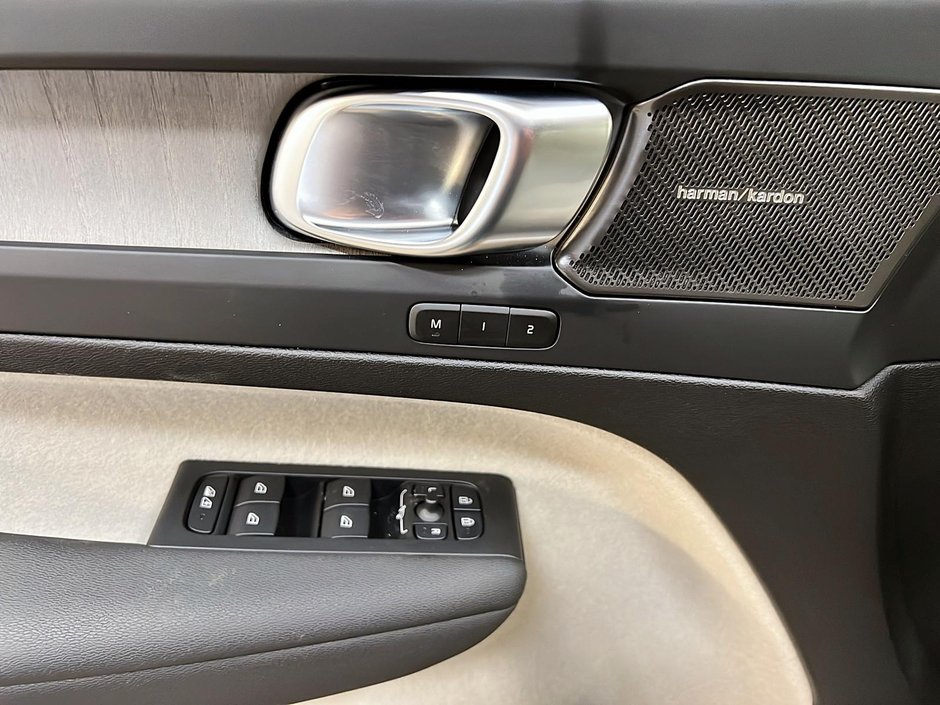 Volvo XC40 B5 ULTRA CUIR TOIT PANO NAV 4RM 2025-23