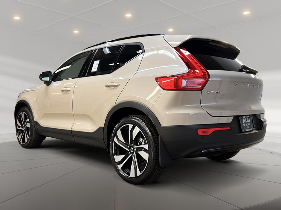 Volvo XC40 B5 ULTRA CUIR TOIT PANO NAV 4RM 2025-5