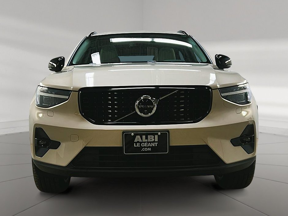 Volvo XC40 B5 ULTRA CUIR TOIT PANO NAV 4RM 2025-1
