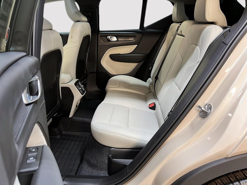 Volvo XC40 B5 ULTRA CUIR TOIT PANO NAV 4RM 2025-8