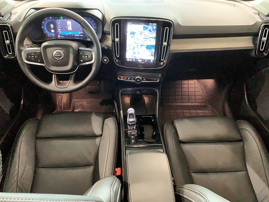 Volvo XC40 B5 PLUS CUIR TOIT PANO NAV 4RM 2025-14