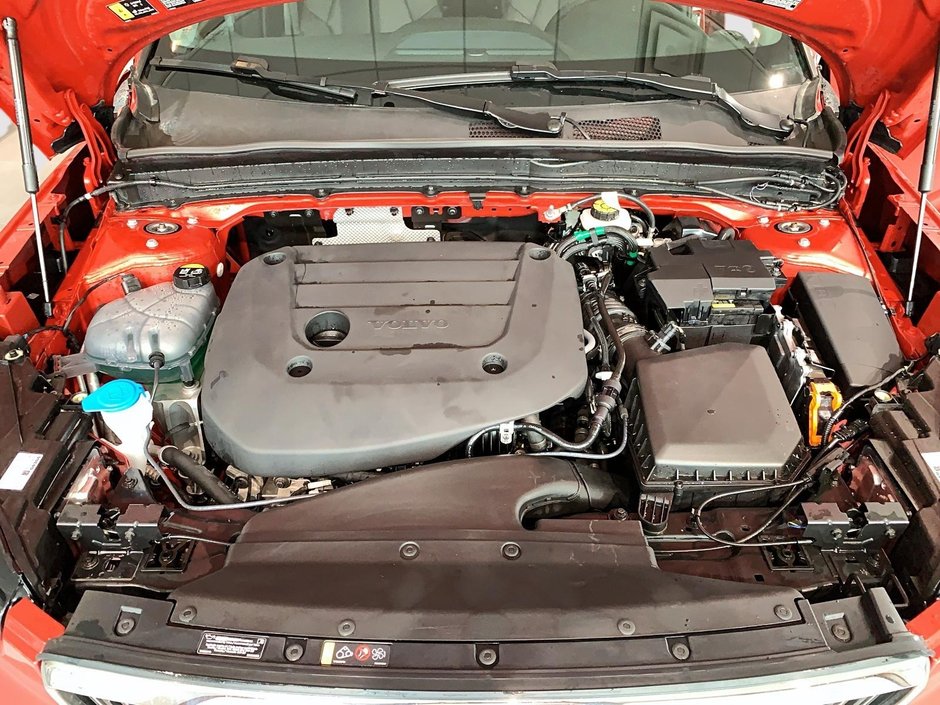 Volvo XC40 B5 PLUS CUIR TOIT PANO NAV 4RM 2025-21