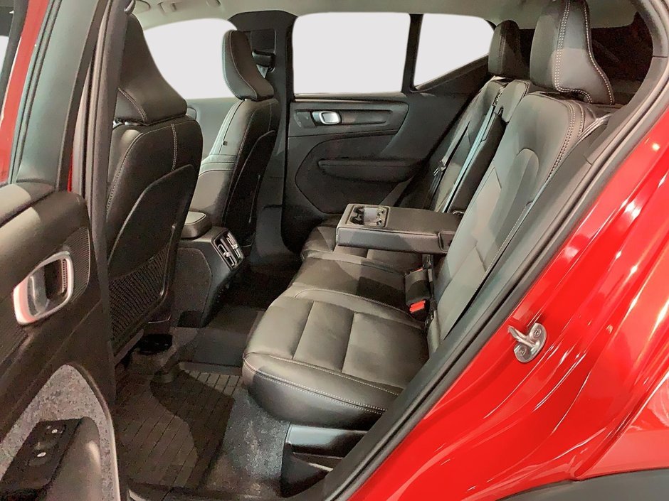 Volvo XC40 B5 PLUS CUIR TOIT PANO NAV 4RM 2025-15