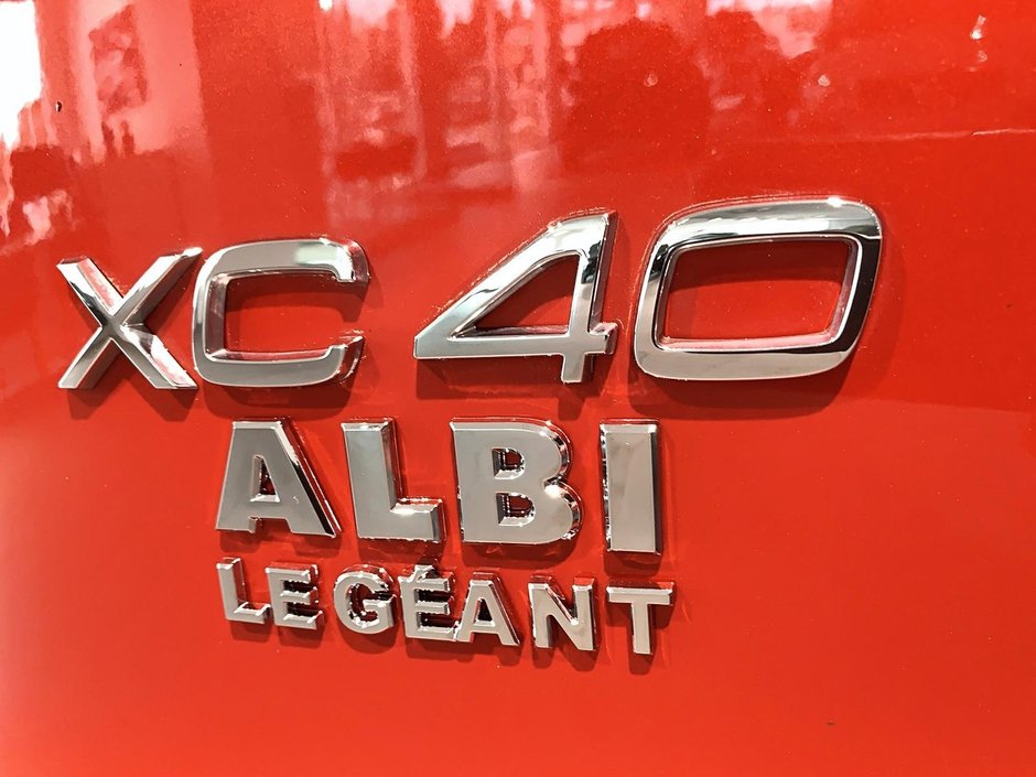 Volvo XC40 B5 PLUS CUIR TOIT PANO NAV 4RM 2025-18