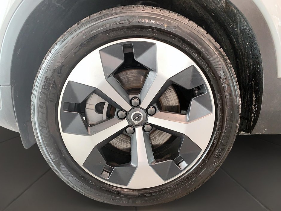 2025 Volvo XC40 B5 CORE CUIR TOIT PANO NAV 4RM-19