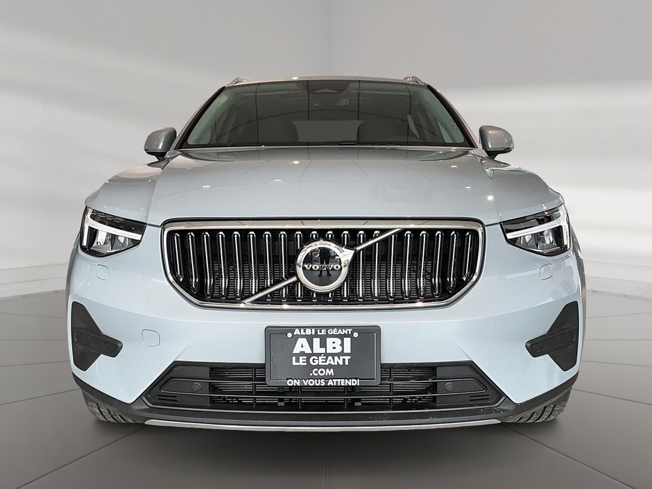 2025 Volvo XC40 B5 CORE CUIR TOIT PANO NAV 4RM-1