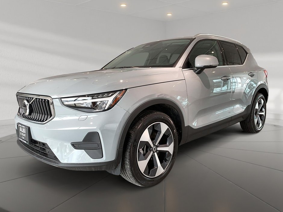 2025 Volvo XC40 B5 CORE CUIR TOIT PANO NAV 4RM-0
