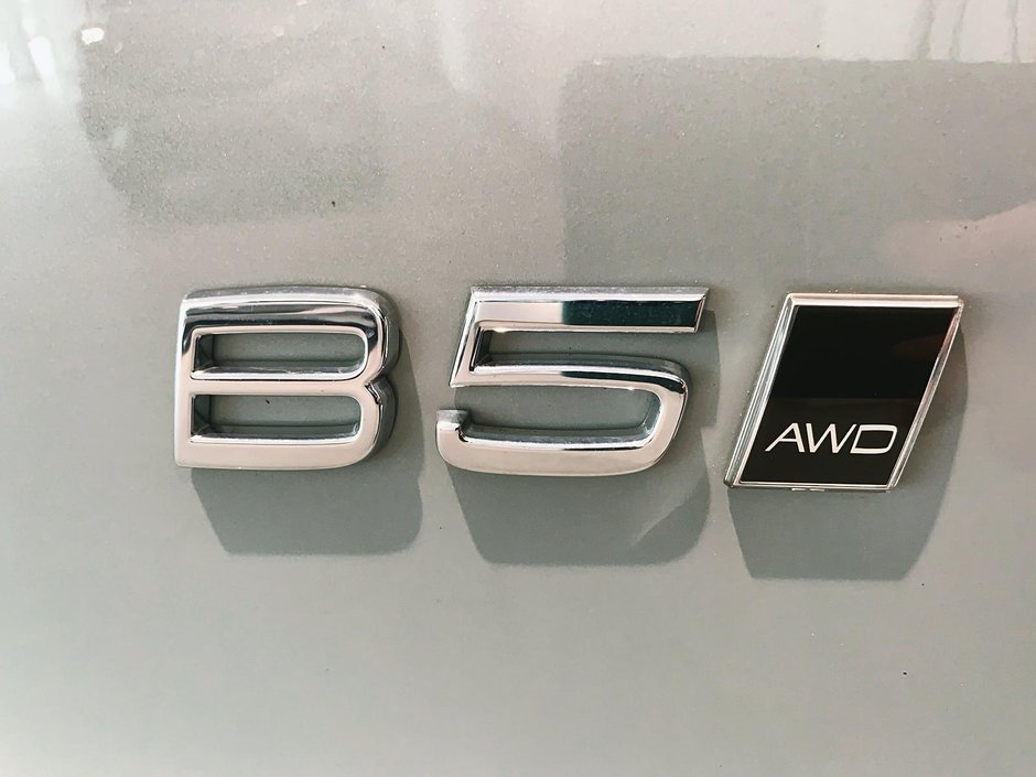 2025 Volvo XC40 B5 CORE CUIR TOIT PANO NAV 4RM-21