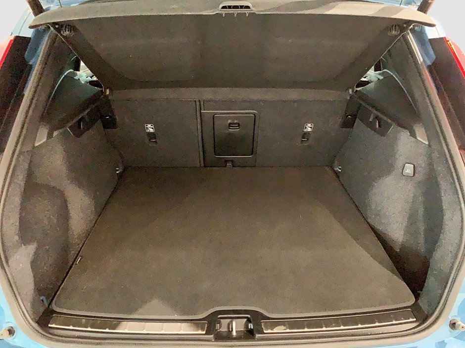 2025 Volvo XC40 B5 PLUS CUIR TOIT PANO NAV 4RM-18